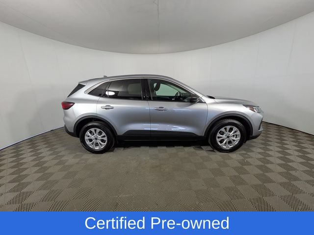 Used 2023 Ford Escape Active AWD/4WD image 3