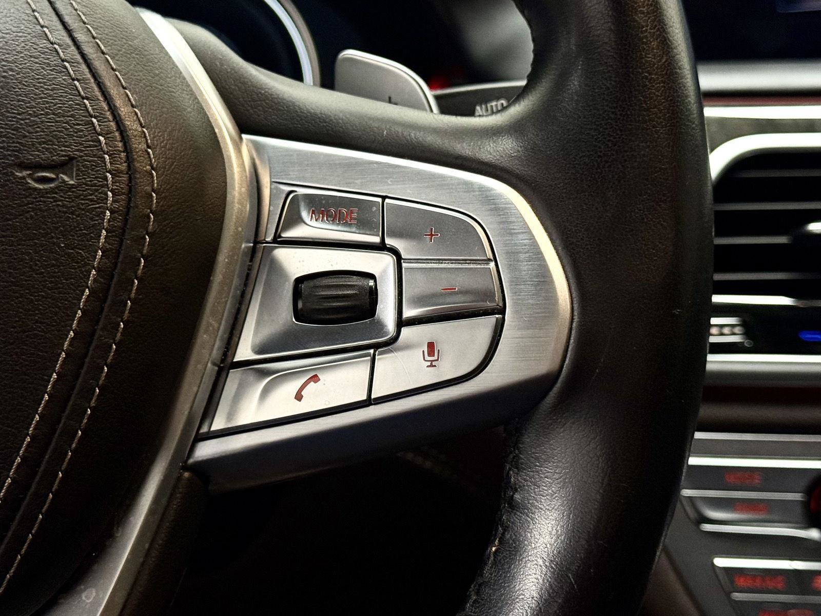 Used 2017 BMW 750i RWD image 21