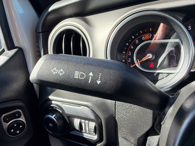 Used 2022 Jeep Wrangler Sport AWD/4WD image 19