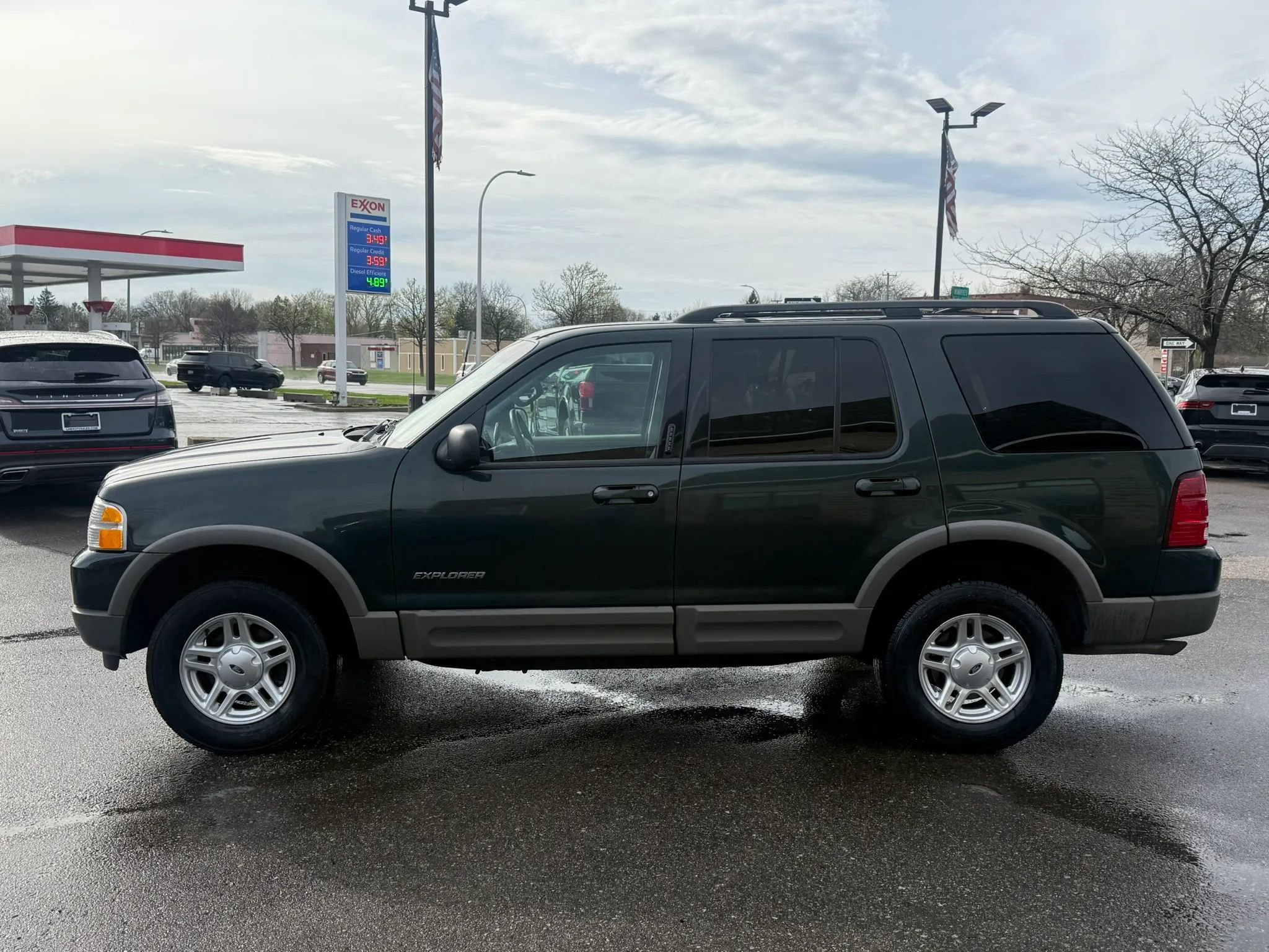 Used 2002 Ford Explorer XLT image 8
