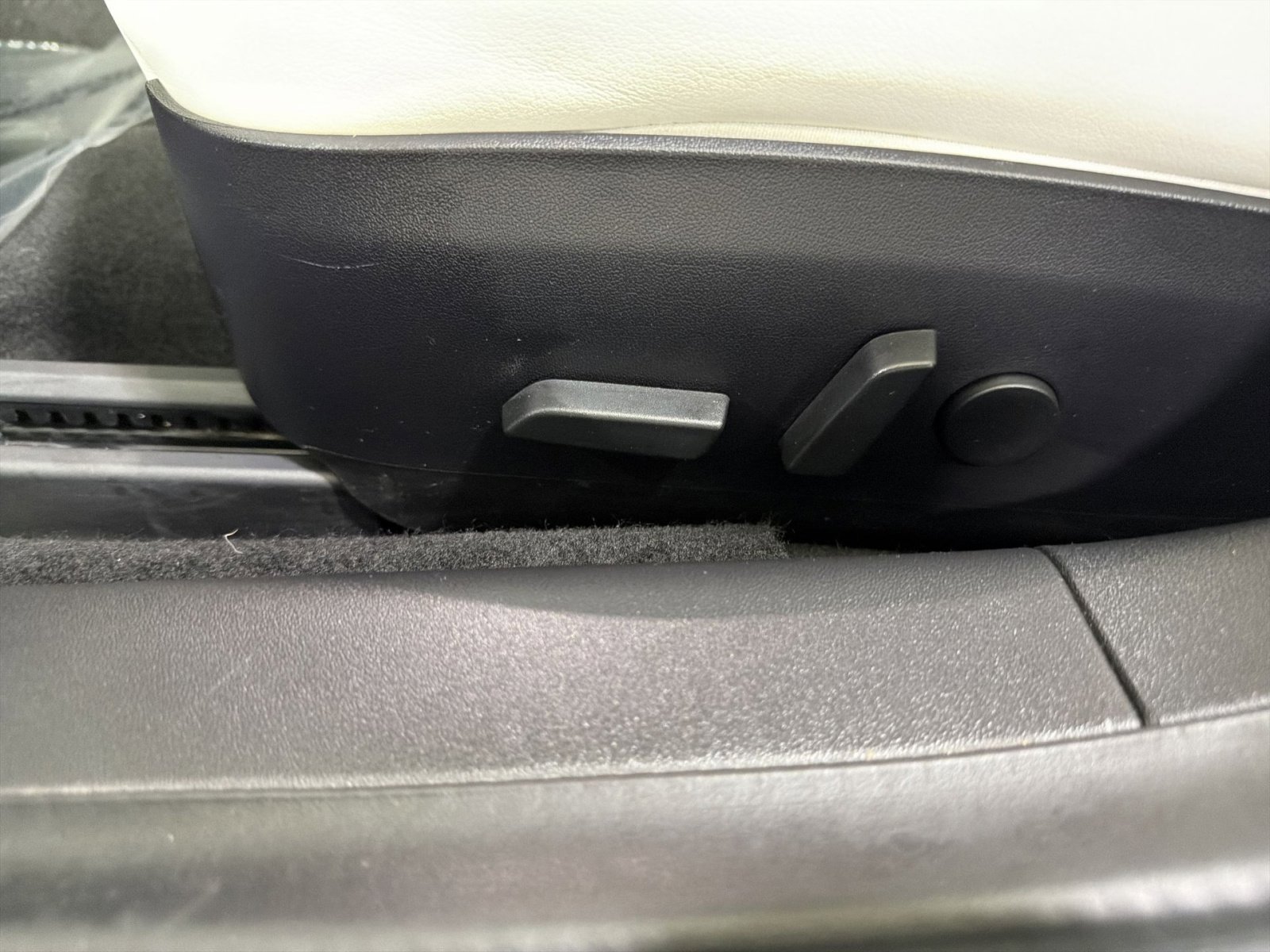 Used 2020 Tesla Model 3 Standard Range Plus image 30