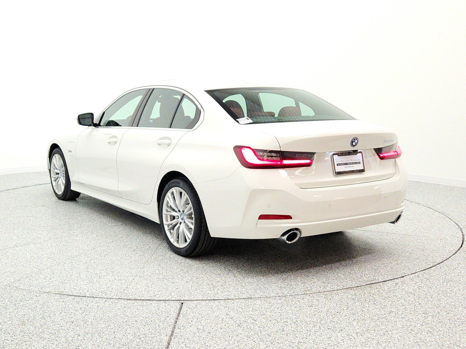 Used 2023 BMW 330e w/ Convenience Package RWD image 7