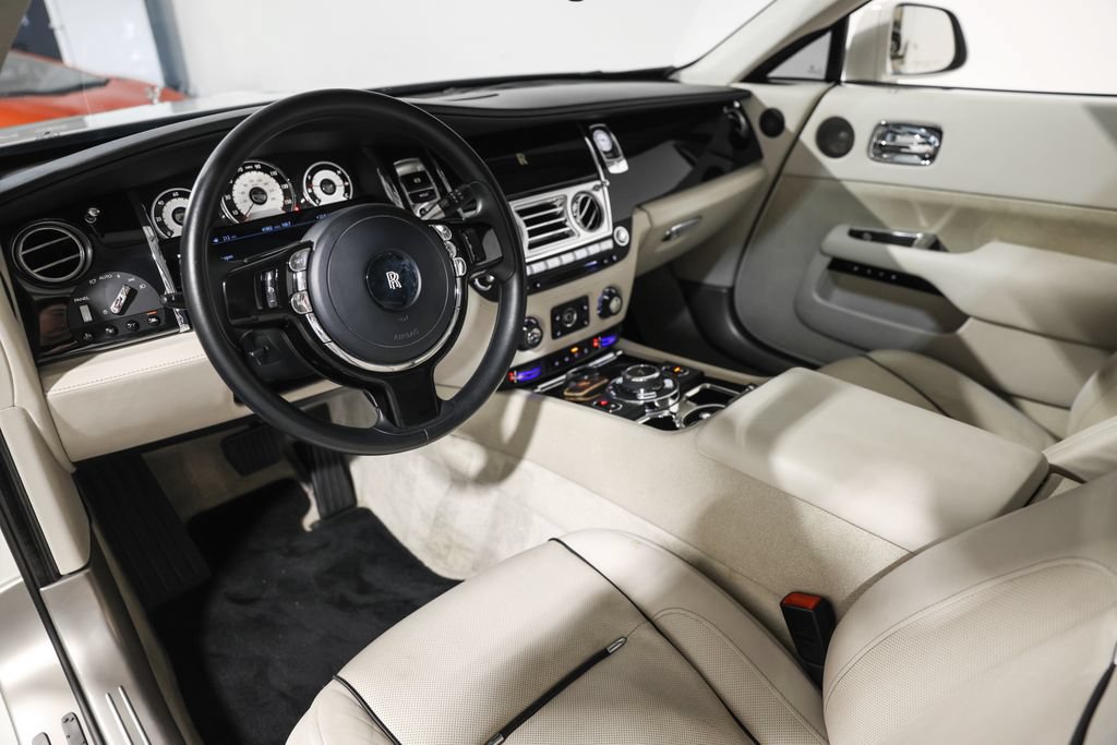 Used 2014 Rolls-Royce Wraith RWD image 28