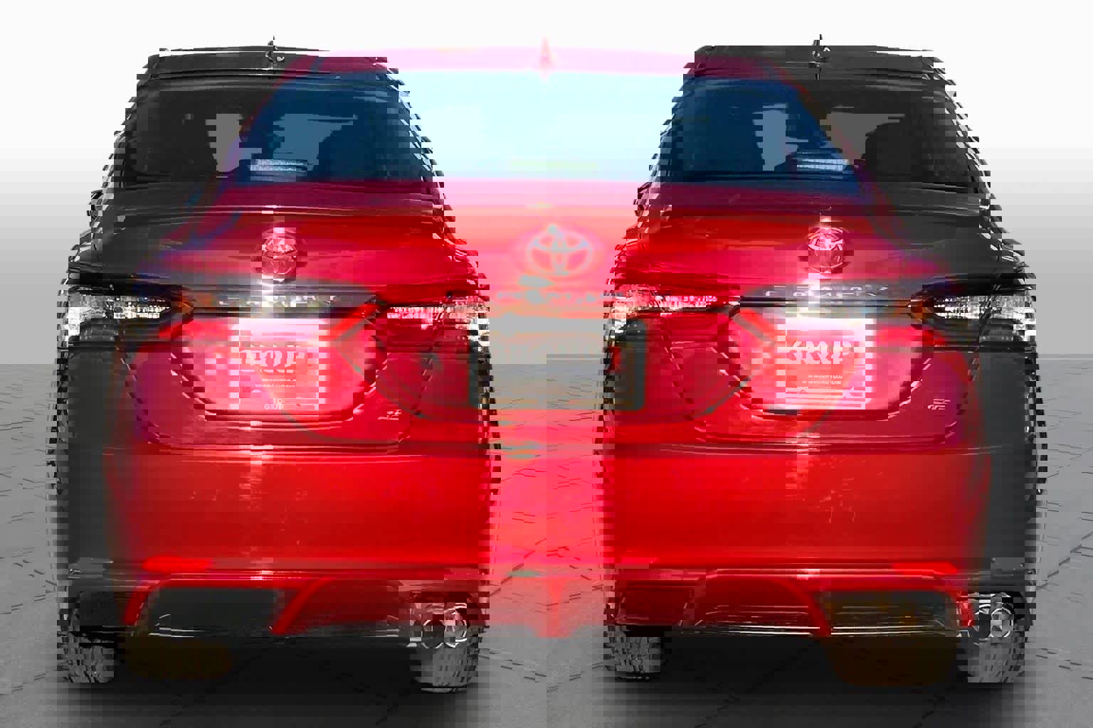 Used 2023 Toyota Camry SE image 5