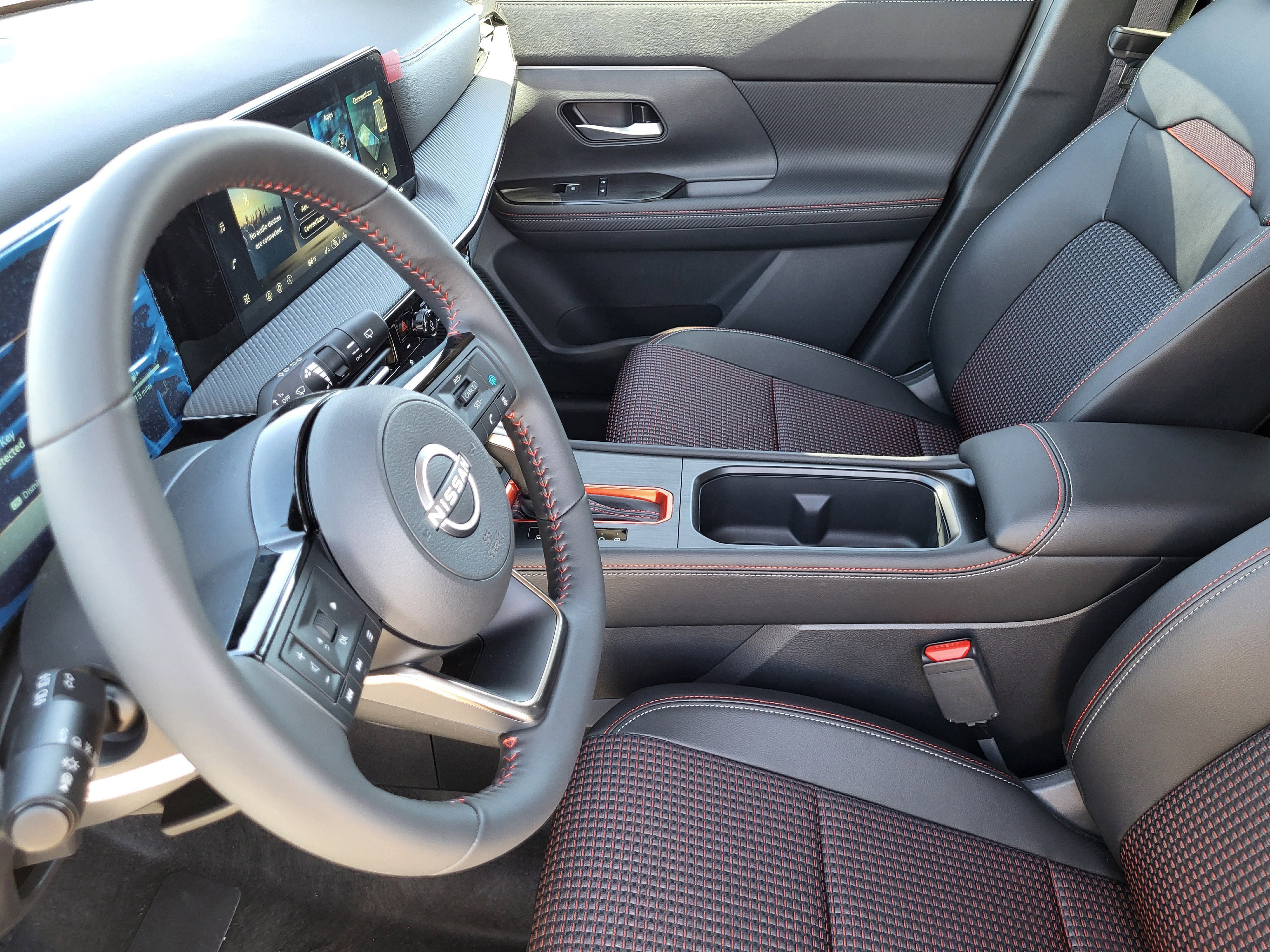 New 2026 Nissan Kicks SR w/ Cold Weather Package image 8