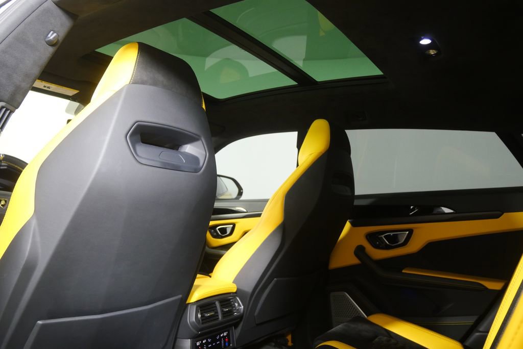 Used 2022 Lamborghini Urus AWD/4WD image 22