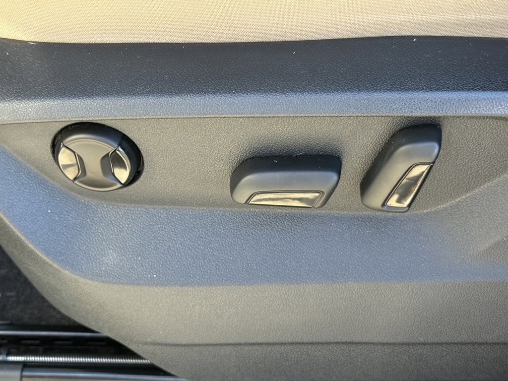 Used 2020 Volkswagen Atlas Cross Sport SE image 15