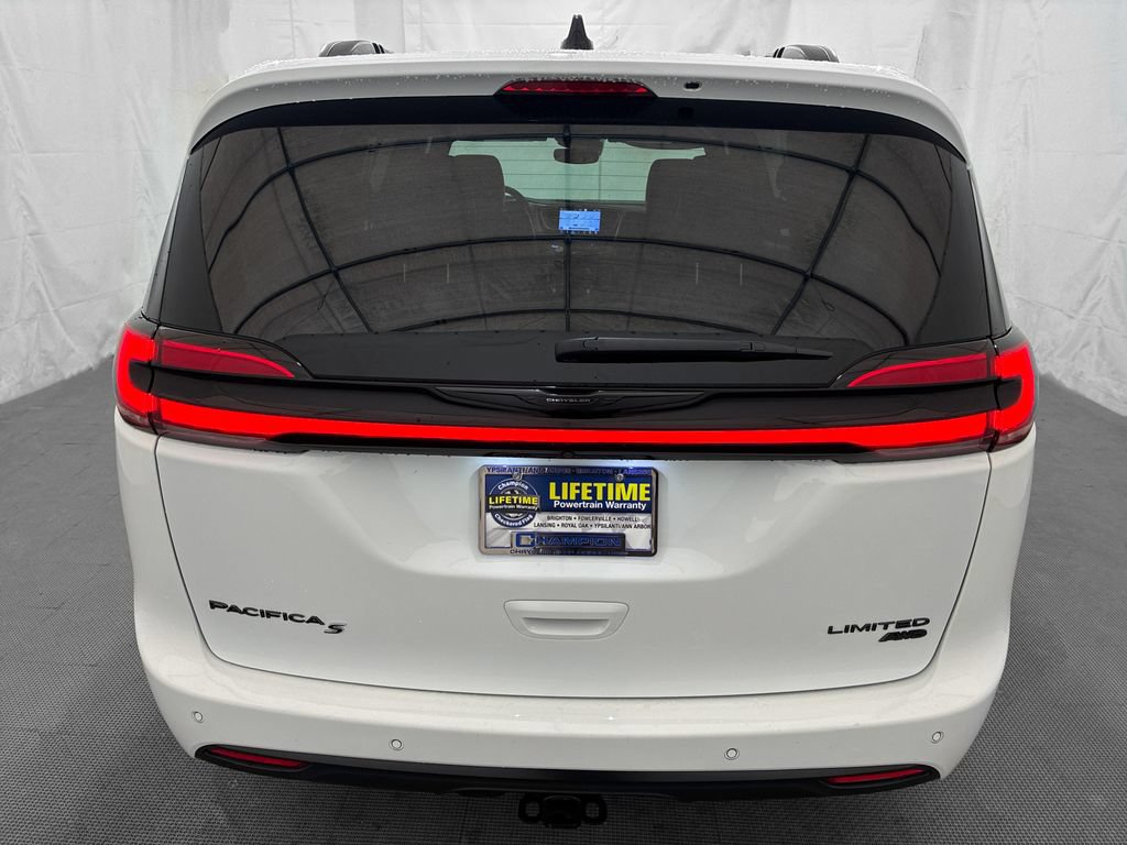 Used 2023 Chrysler Pacifica Limited w/ S Appearance Package AWD/4WD image 6