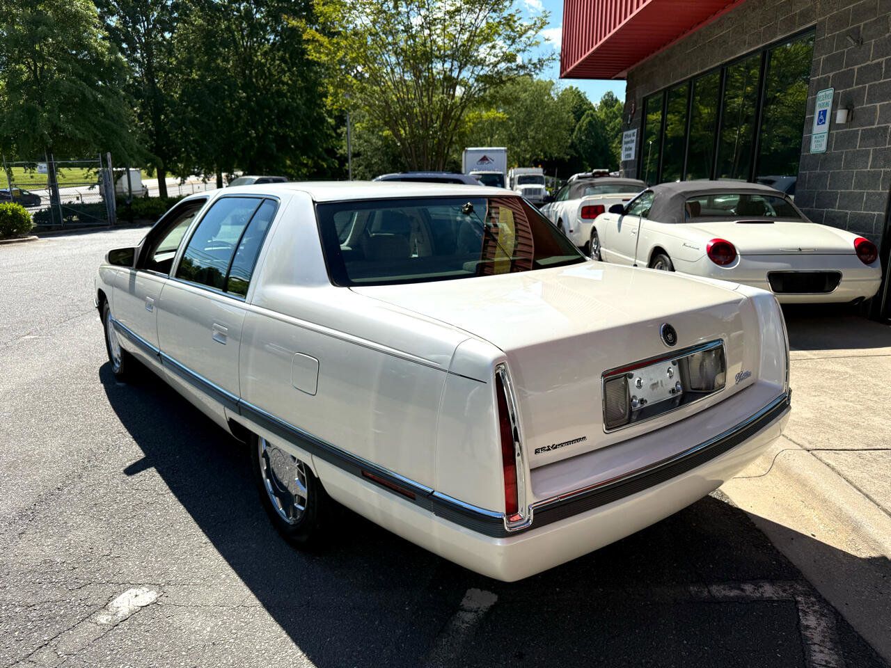 Used 1995 Cadillac De Ville Concours image 8
