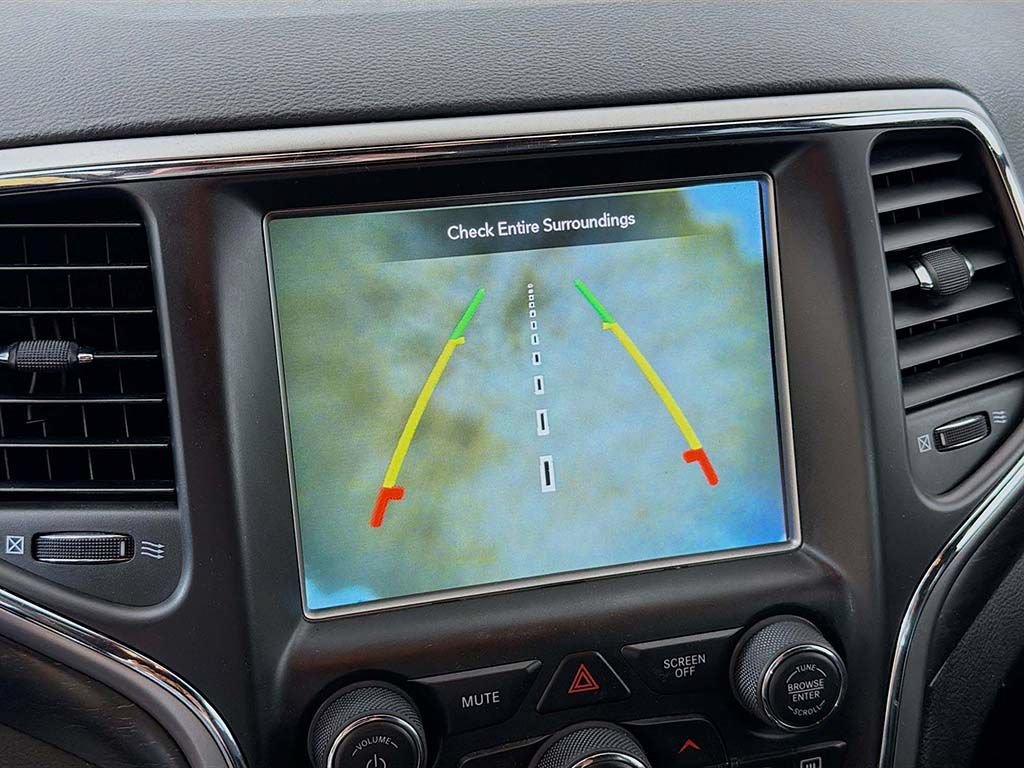 Used 2018 Jeep Grand Cherokee Altitude AWD/4WD image 32