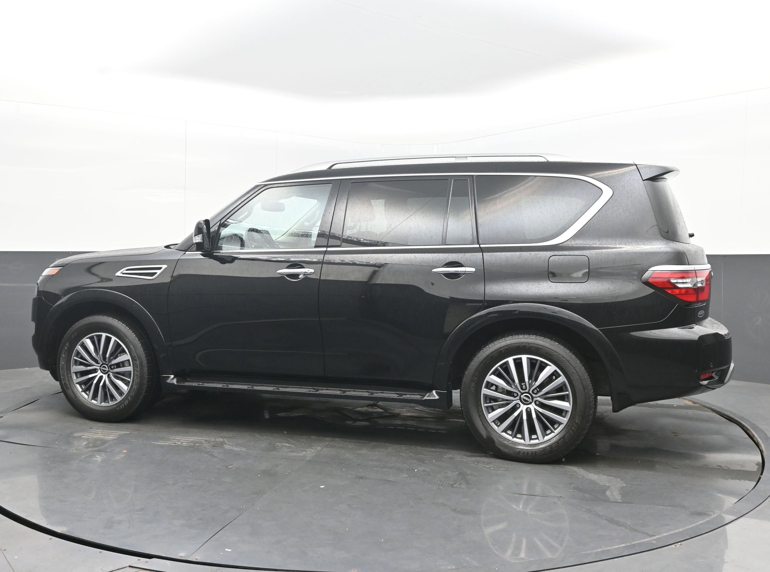 Used 2024 Nissan Armada SL w/ Cargo Package image 7