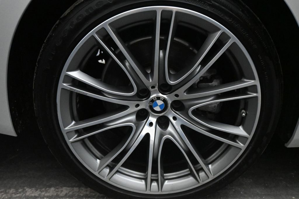 Used 2019 BMW 740i w/ Executive Package RWD image 12
