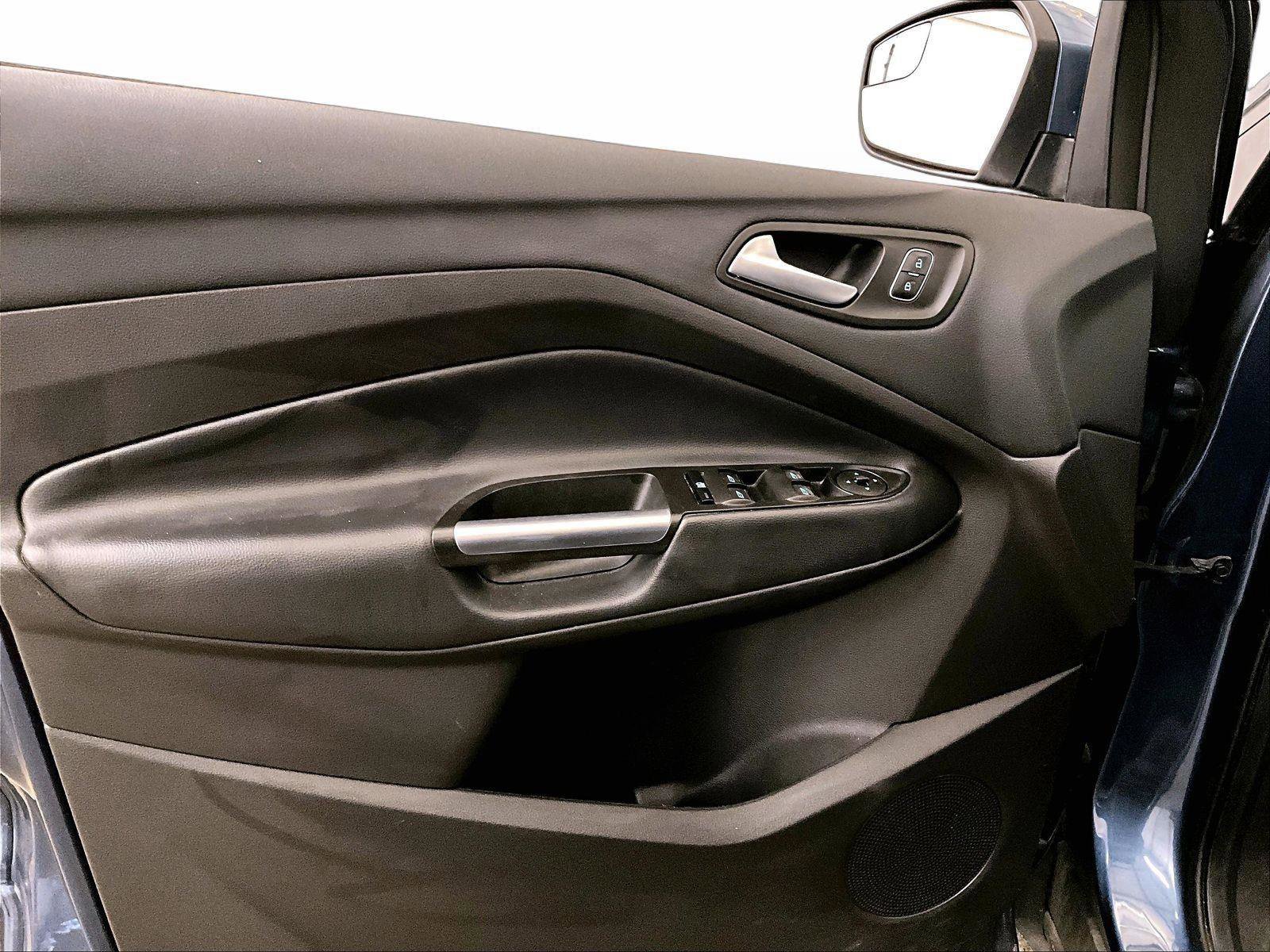 Used 2018 Ford Escape SE image 22