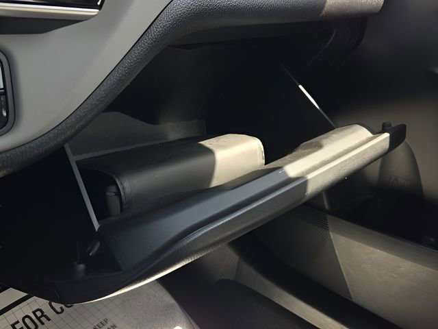 Used 2017 Toyota Corolla L image 32