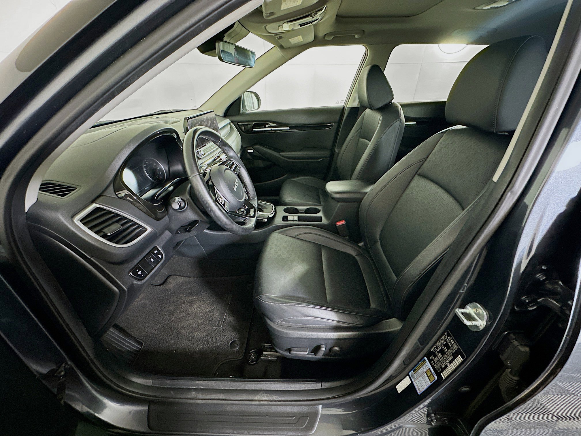 Used 2022 Kia Seltos SX w/ Sunroof Package image 13