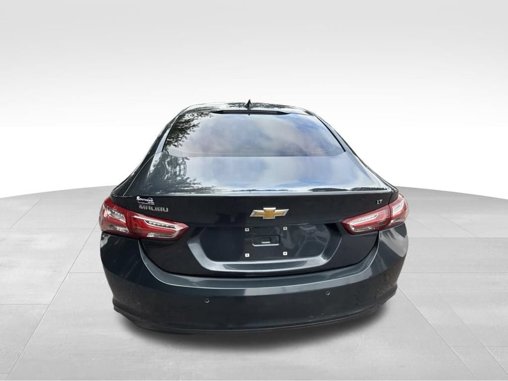 Used 2020 Chevrolet Malibu LT FWD image 4