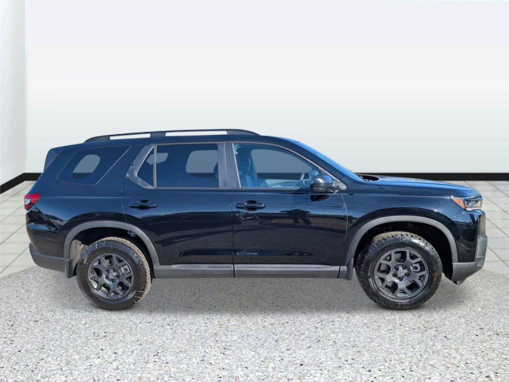 New 2026 Honda Pilot TrailSport image 2