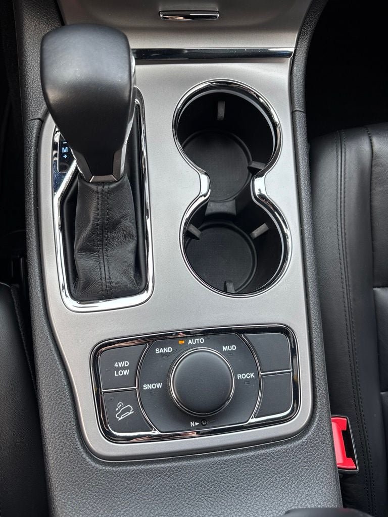 Used 2021 Jeep Grand Cherokee Limited AWD/4WD image 17