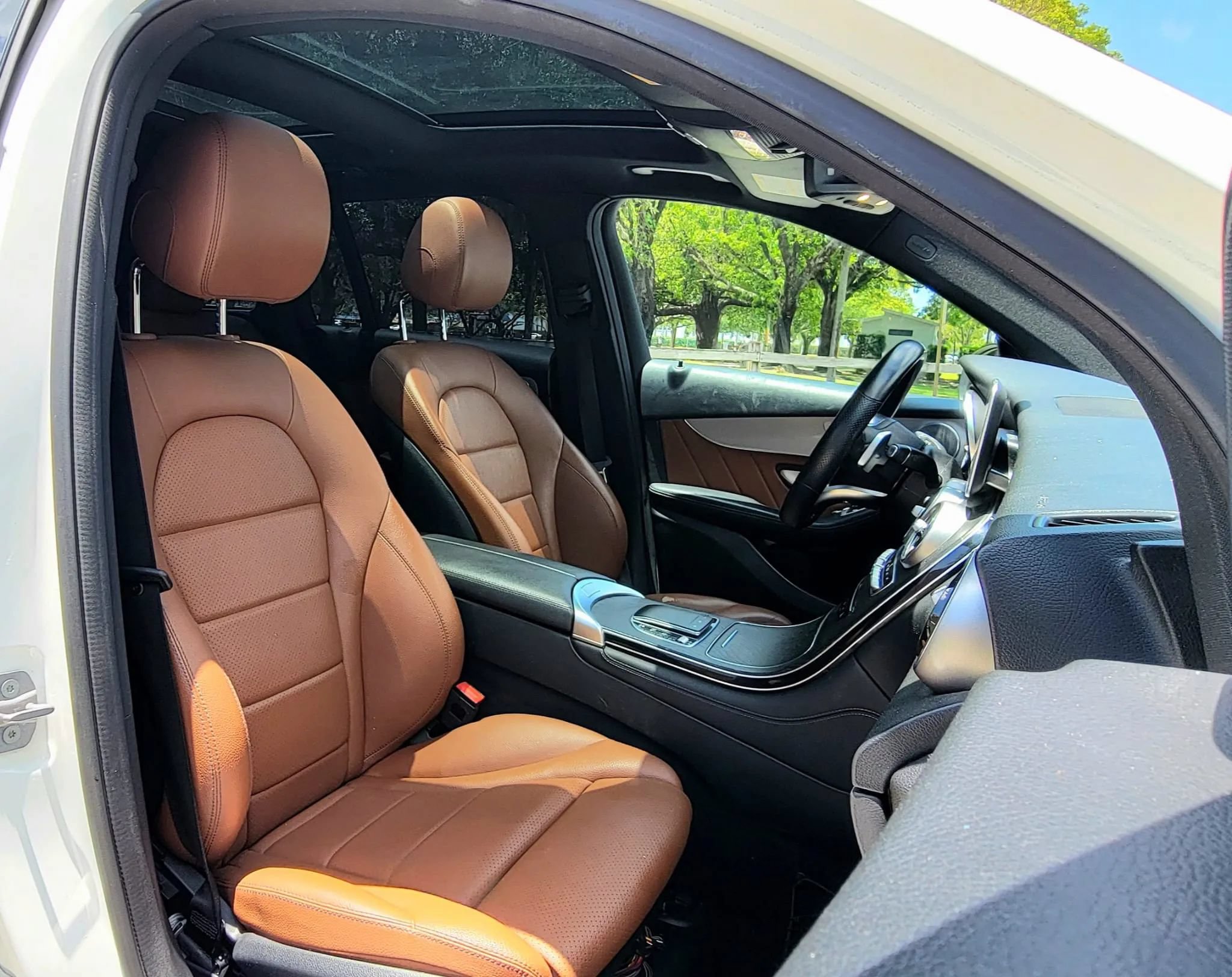 Used 2020 Mercedes-Benz GLC 300 image 4