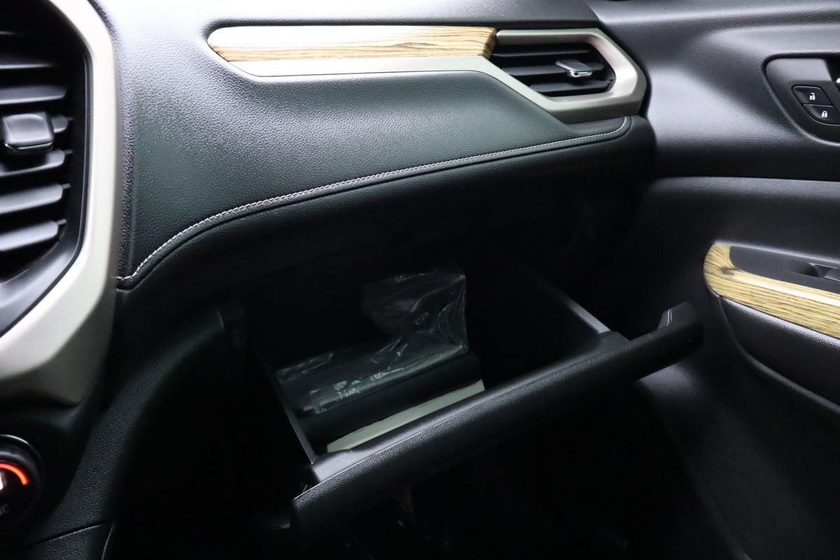 Used 2017 GMC Acadia Denali AWD/4WD image 39