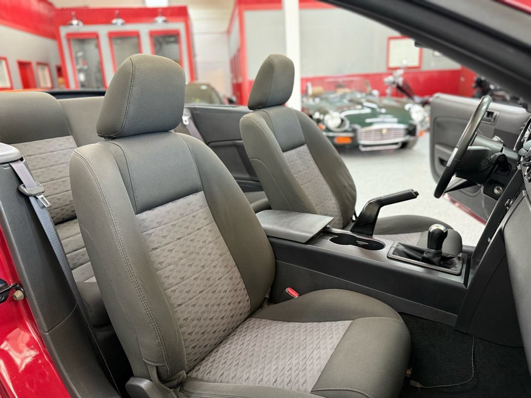 Used 2005 Ford Mustang GT RWD image 22