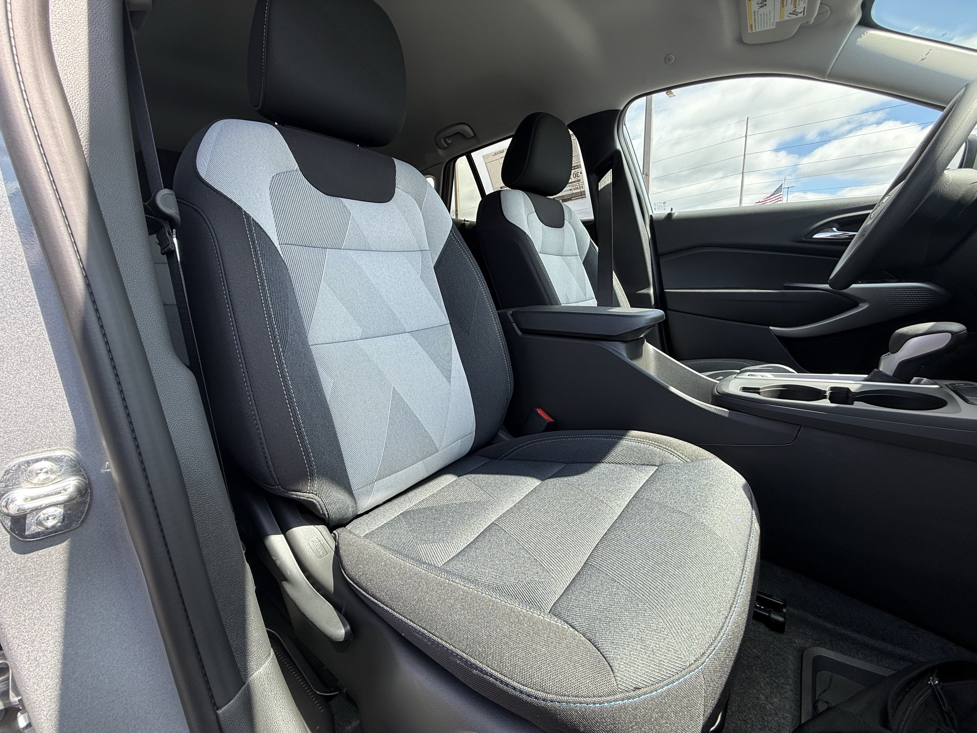New 2026 Chevrolet Trax LS w/ LS Convenience Package FWD image 33