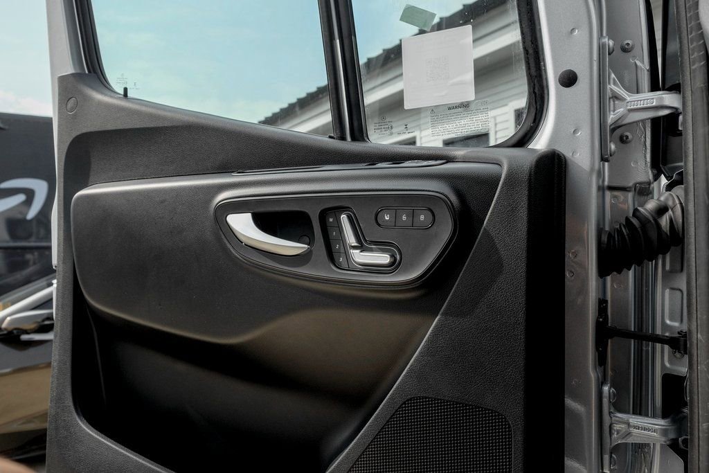 Used 2025 Mercedes-Benz Sprinter 2500 image 13