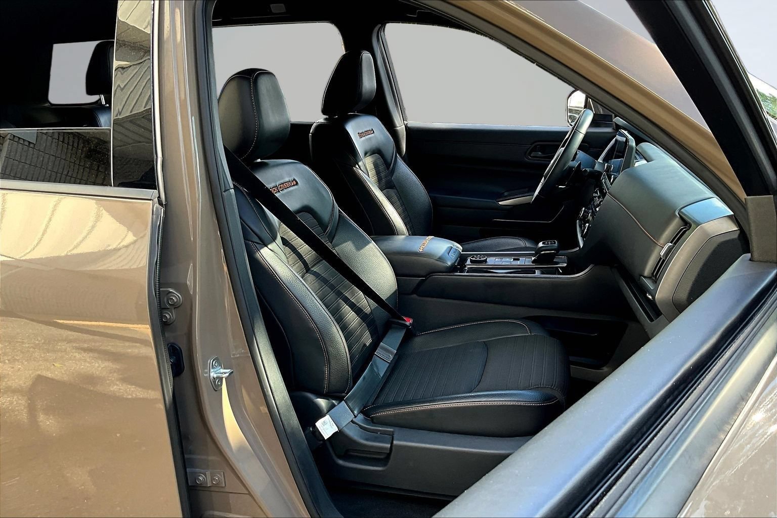 Used 2023 Nissan Pathfinder Rock Creek AWD/4WD image 31