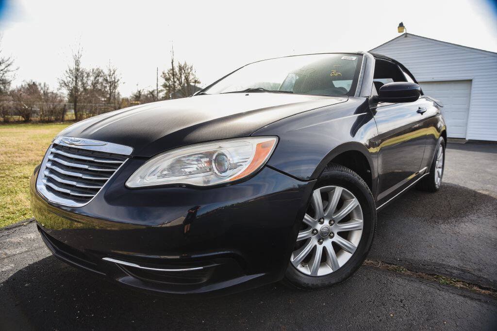 Used 2012 Chrysler 200 Touring FWD image 32