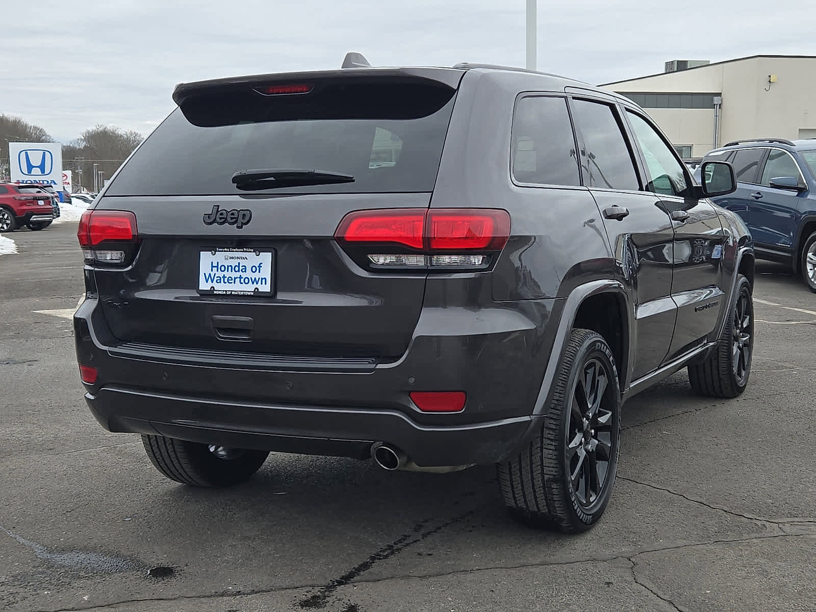 Used 2021 Jeep Grand Cherokee Laredo X image 5