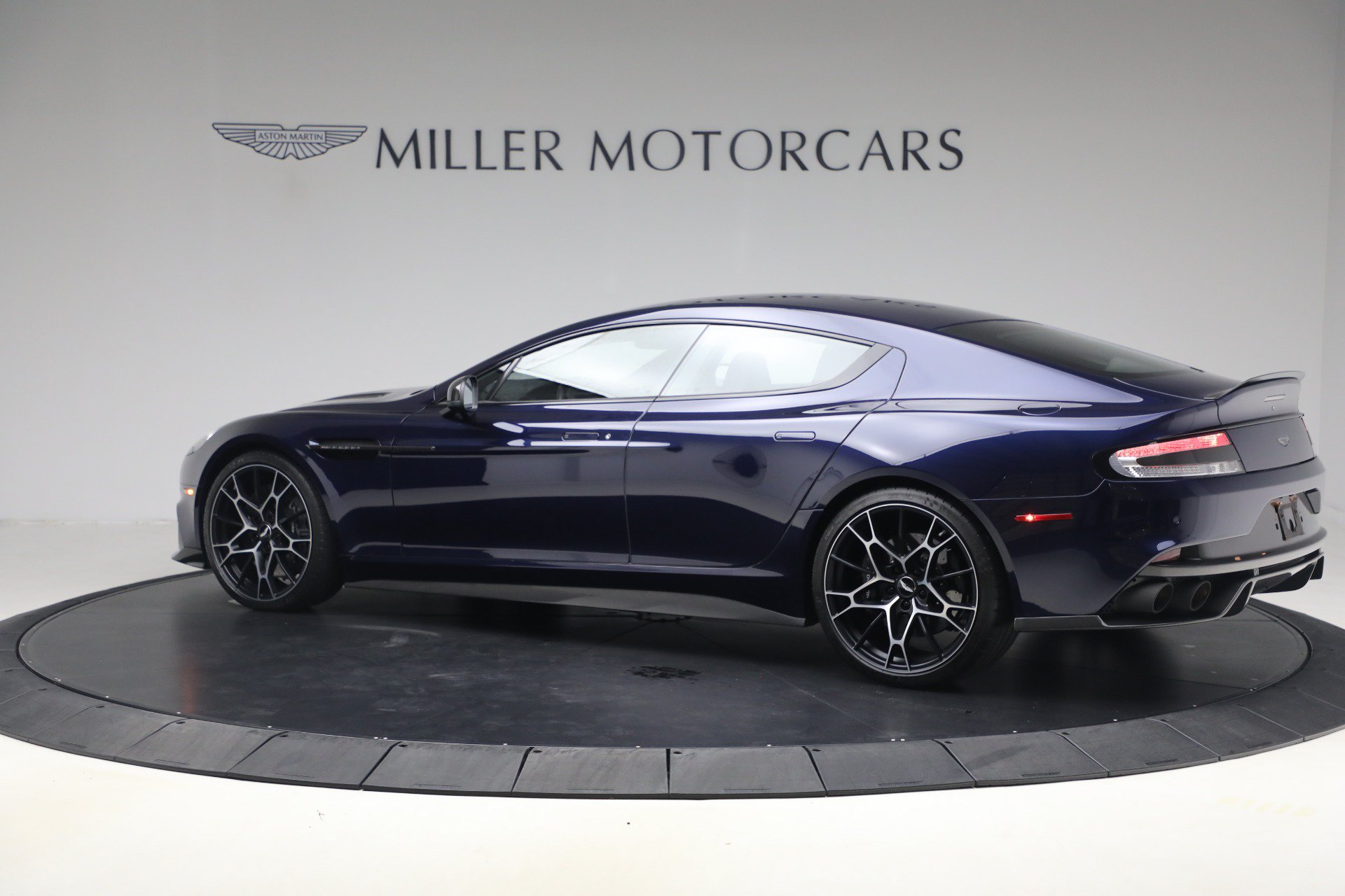 Used 2019 Aston Martin Rapide AMR RWD image 4