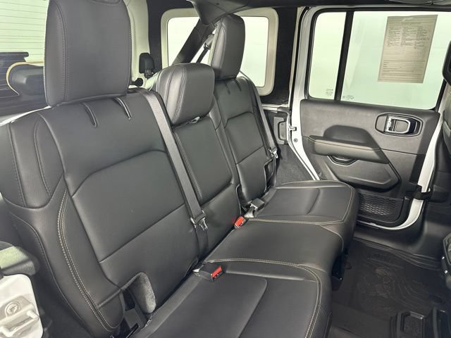 Used 2025 Jeep Wrangler Unlimited Sahara AWD/4WD image 29