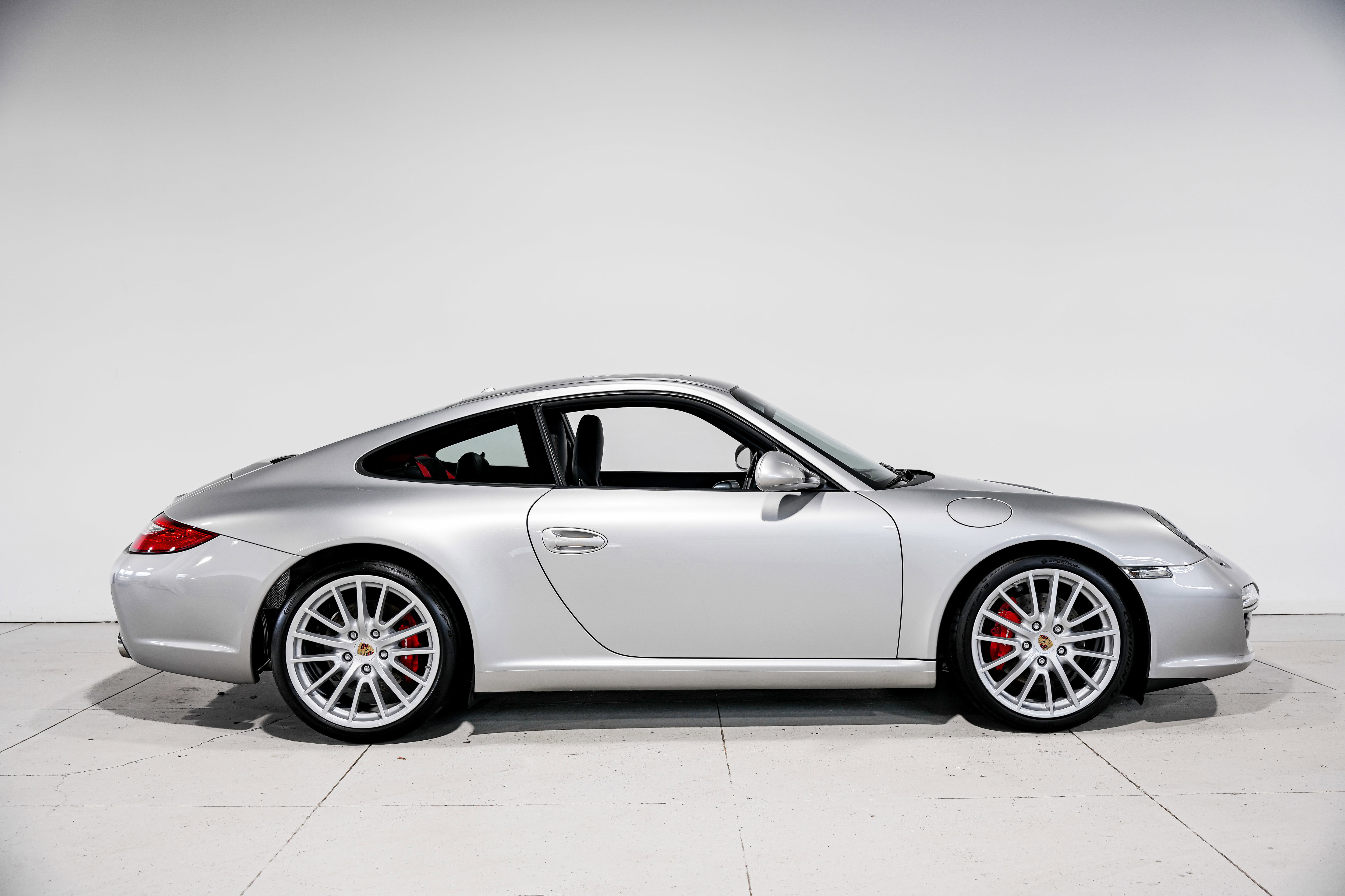 Used 2010 Porsche 911 Carrera S image 3
