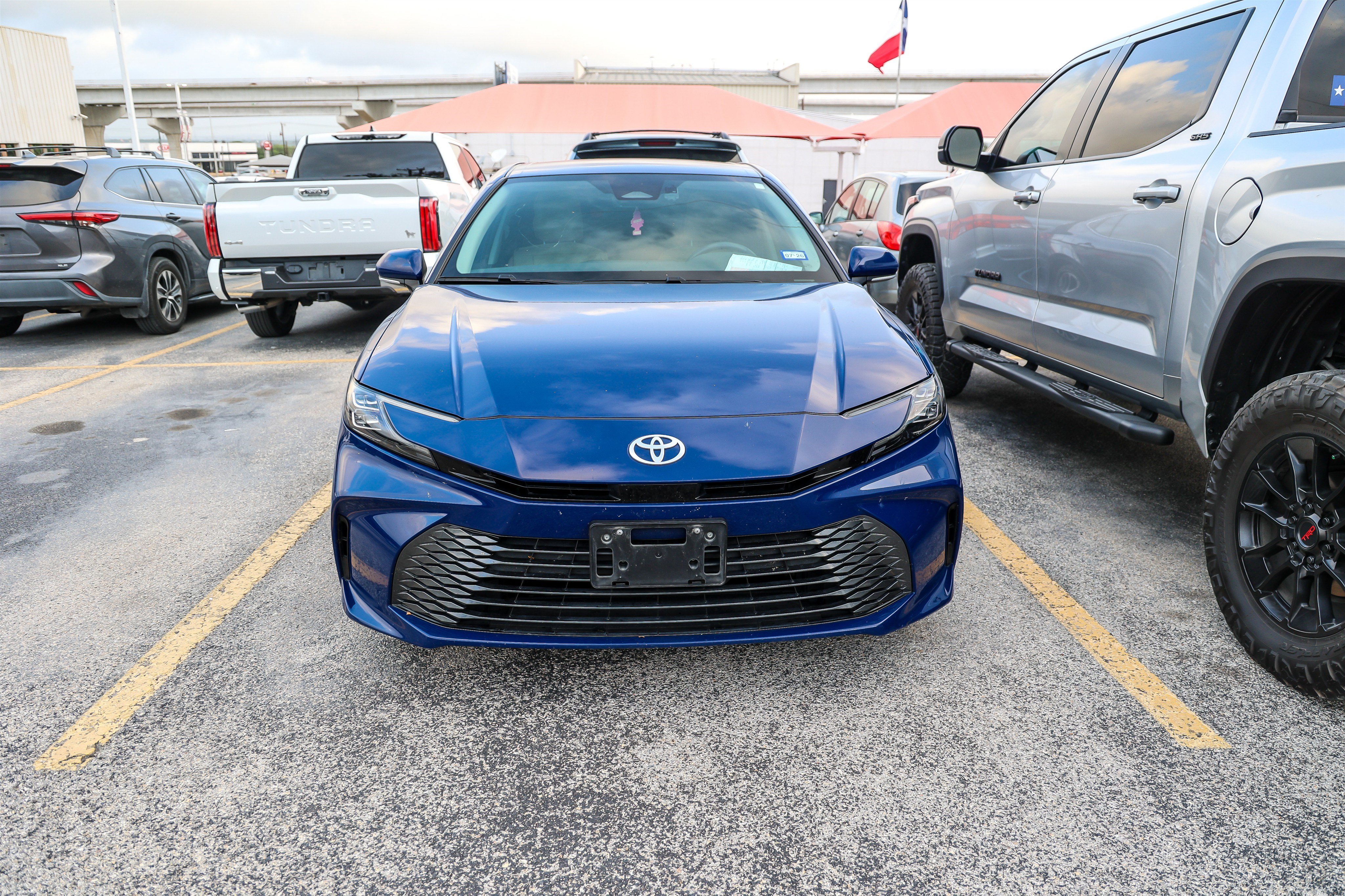 Certified 2025 Toyota Camry XLE FWD image 4
