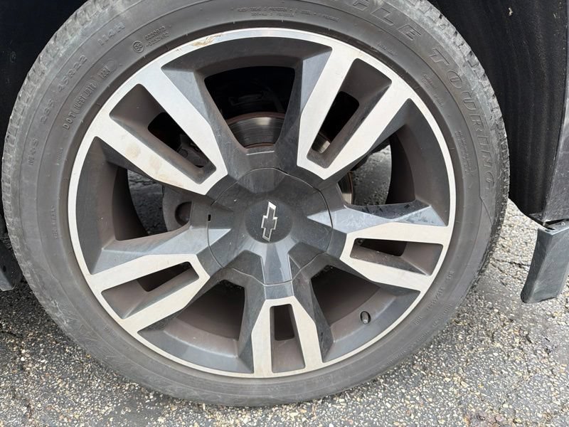 Used 2018 Chevrolet Suburban Premier w/ RST Edition AWD/4WD image 9
