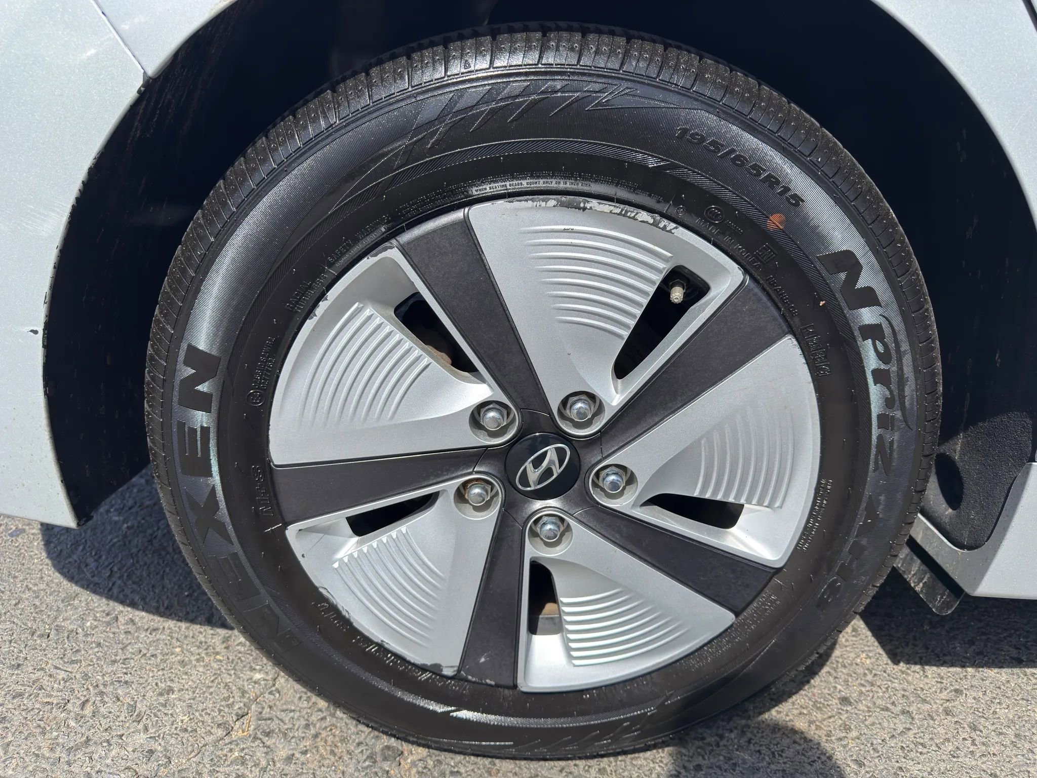 Used 2017 Hyundai Ioniq Blue image 6