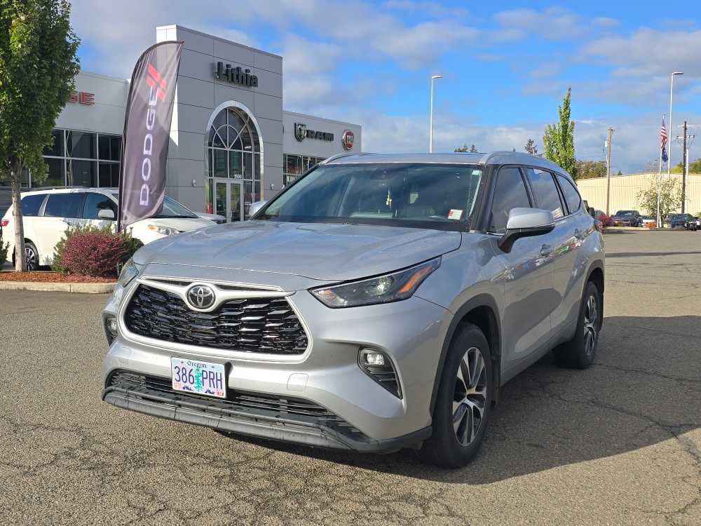 Used 2022 Toyota Highlander XLE