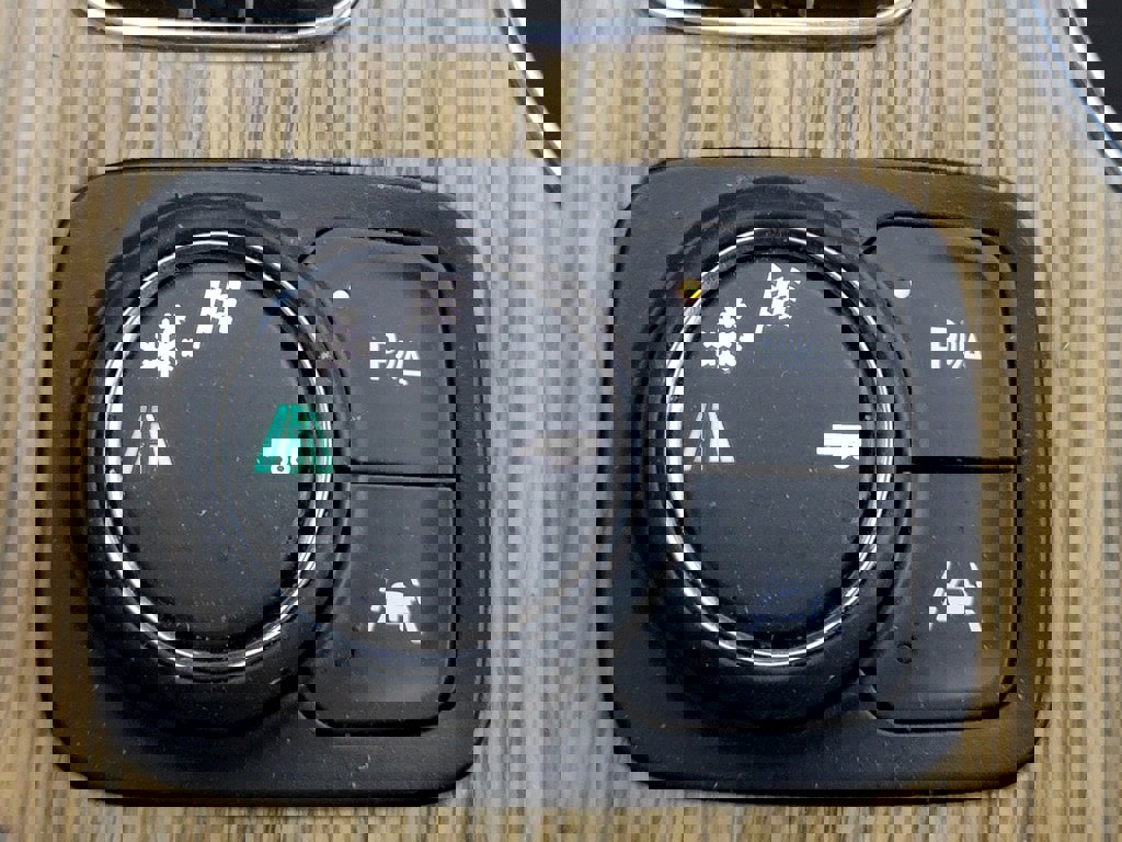 Used 2018 GMC Acadia Denali w/ Technology Package image 27