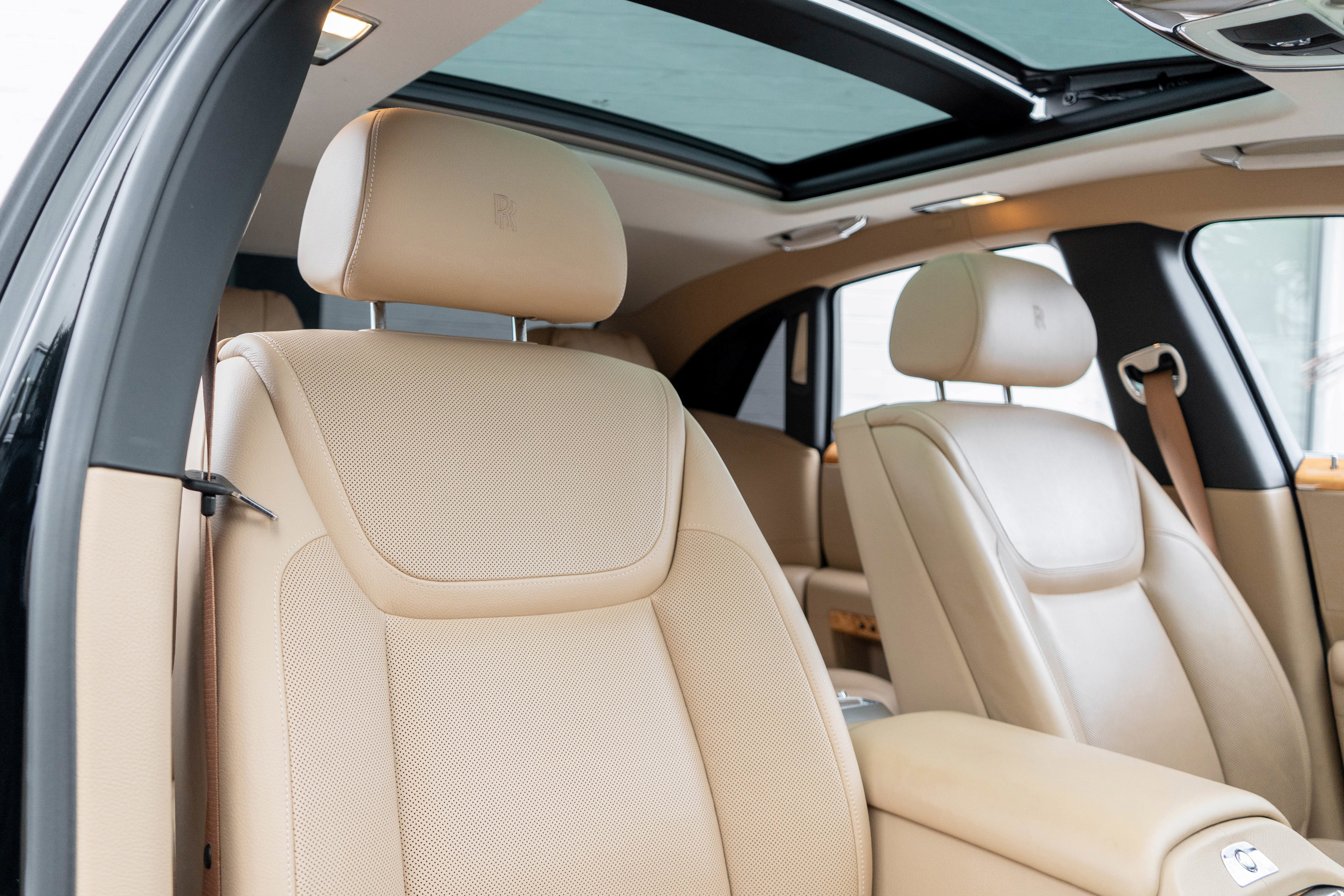 Used 2017 Rolls-Royce Ghost image 61