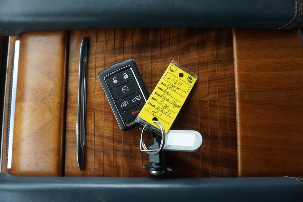 Used 2022 Jeep Grand Wagoneer Series II w/ Convenience Group III image 27
