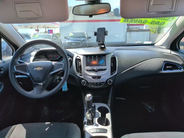Used 2017 Chevrolet Cruze LS FWD image 15