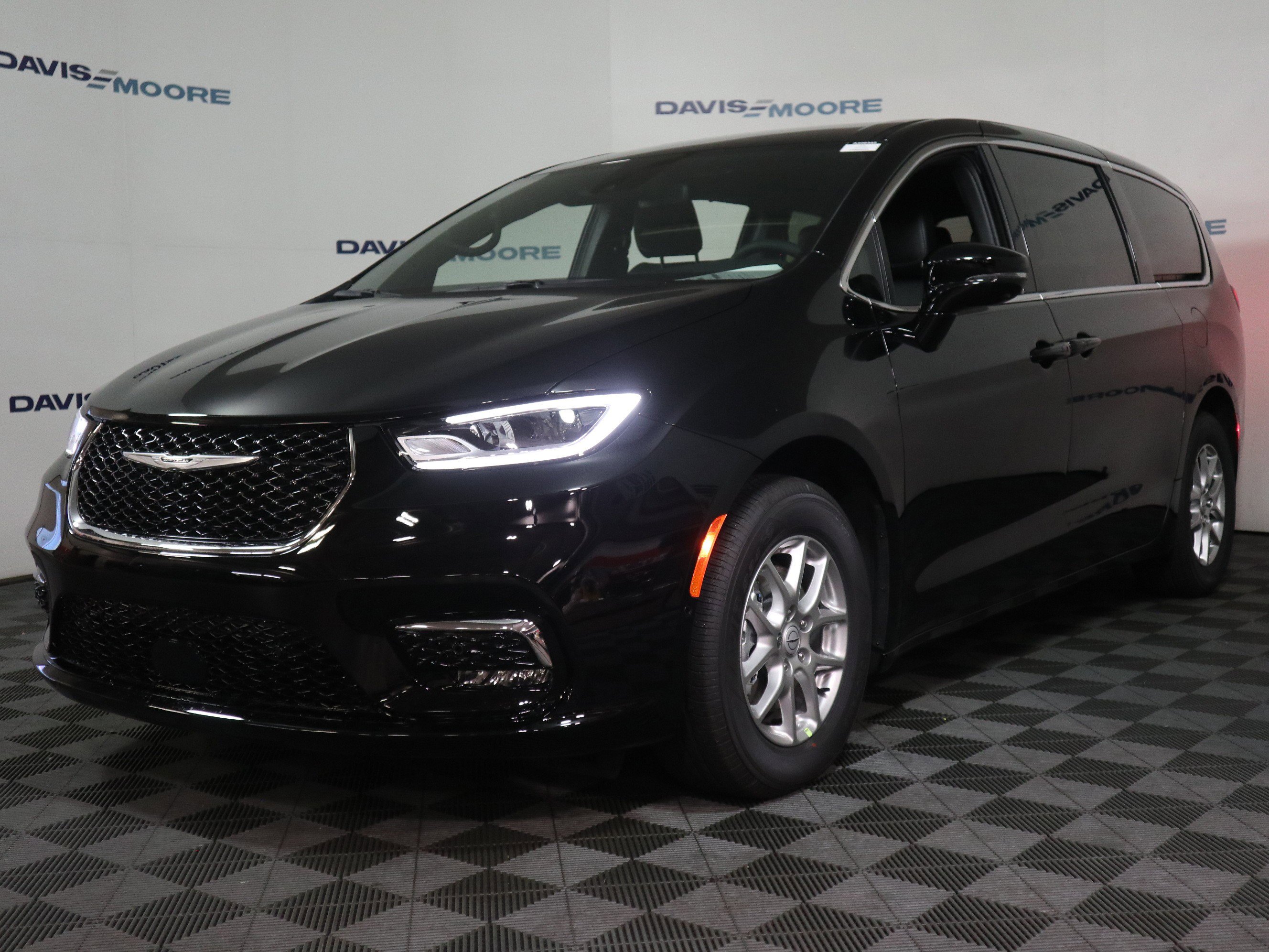 New 2026 Chrysler Pacifica Select image 12