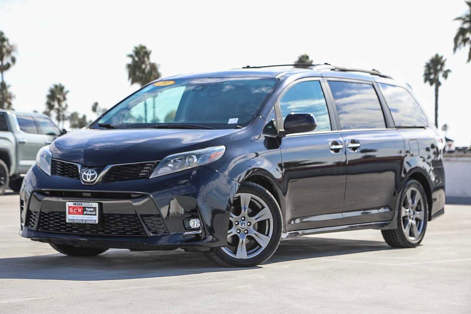 Certified 2019 Toyota Sienna SE Premium