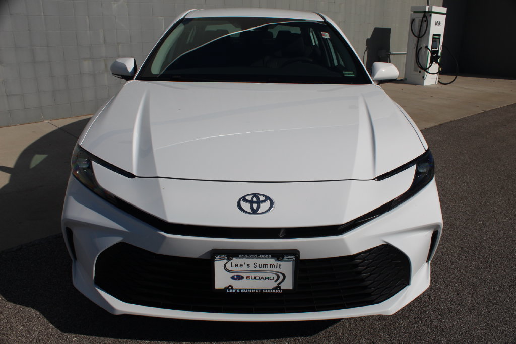 Used 2025 Toyota Camry LE FWD image 12