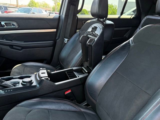 Used 2018 Ford Explorer XLT w/ XLT Appearance Package AWD/4WD image 29