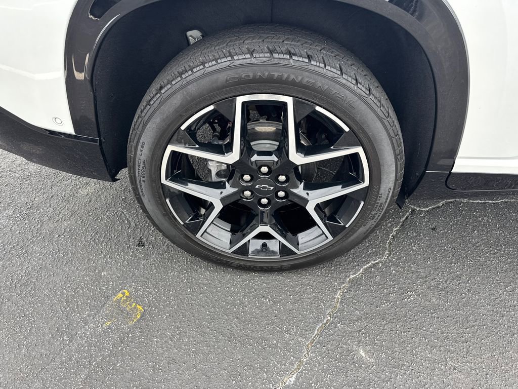 Used 2025 Chevrolet Traverse High Country image 18