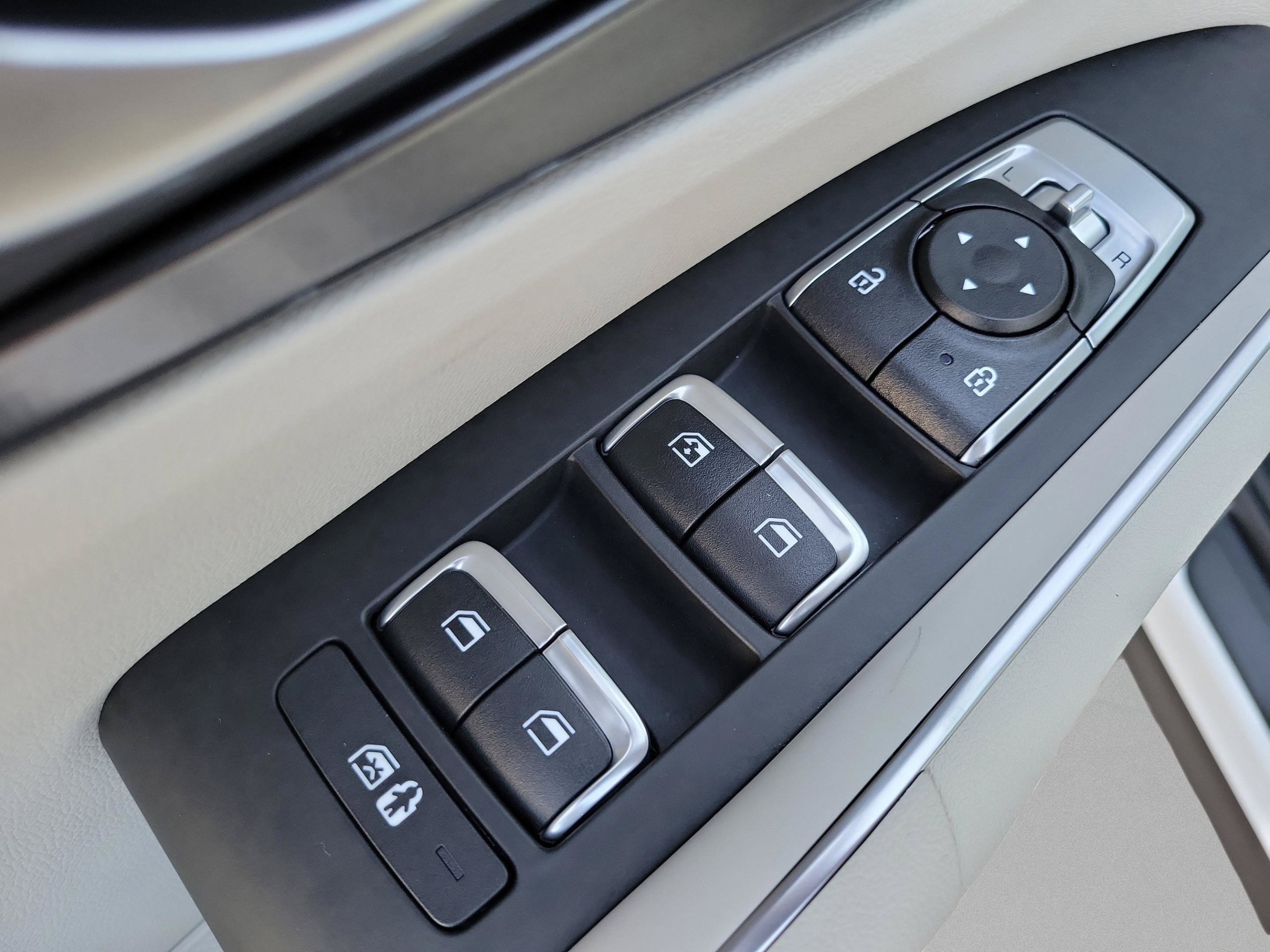 Used 2023 Kia Sorento S w/ Panoramic Sunroof Package FWD image 14
