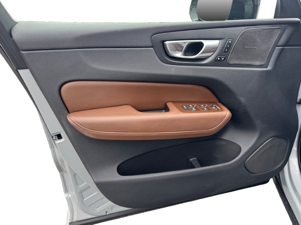 Certified 2024 Volvo XC60 B5 Plus w/ Protection Package Premier AWD/4WD image 12
