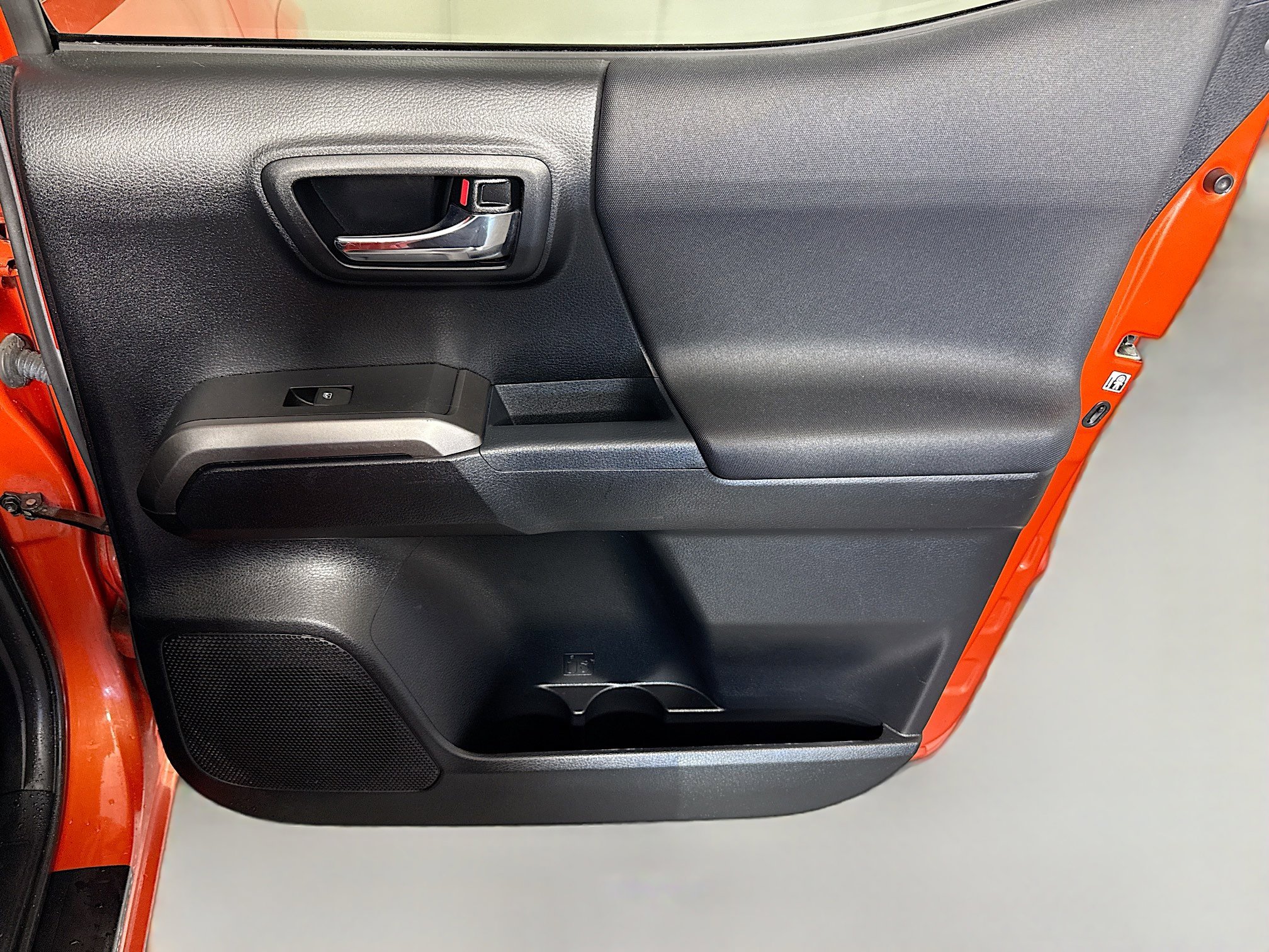 Used 2018 Toyota Tacoma SR5 image 30