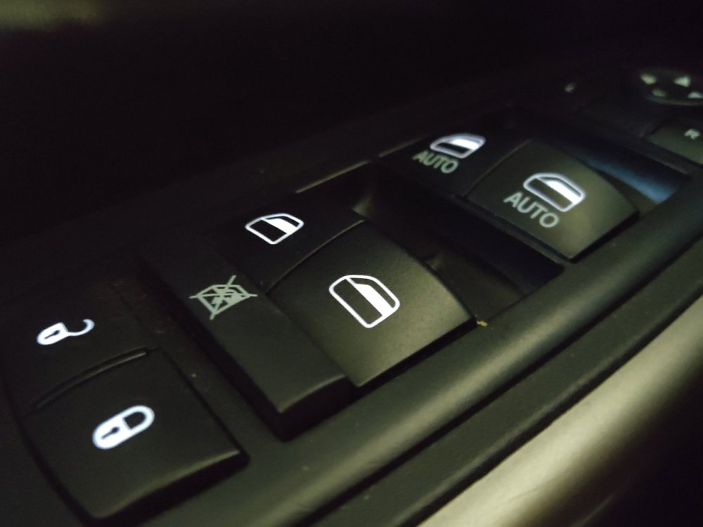 Used 2019 Jeep Cherokee Limited AWD/4WD image 27